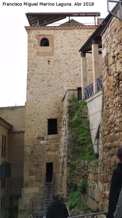 Torre del Marqus de Villena - Torre del Marqus de Villena. 