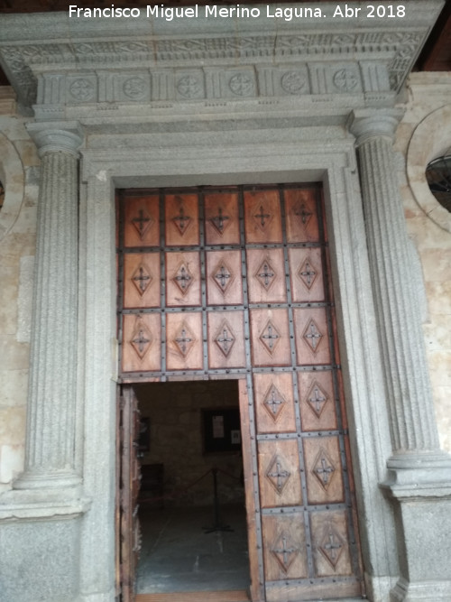 Convento de San Esteban. Prtico - Convento de San Esteban. Prtico. Puerta
