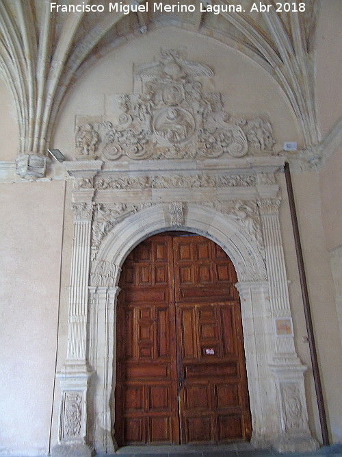 Convento de San Esteban. Claustro - Convento de San Esteban. Claustro. Puerta de Santo Toms