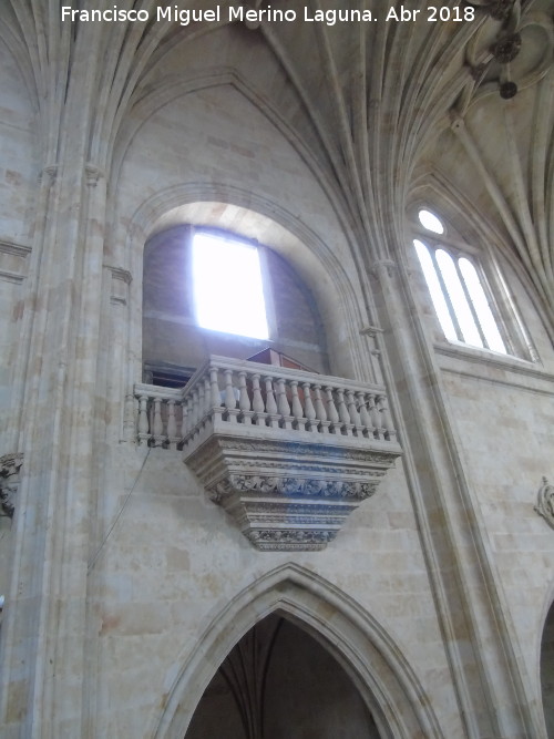 Convento de San Esteban. Iglesia - Convento de San Esteban. Iglesia. Balcn con rgano