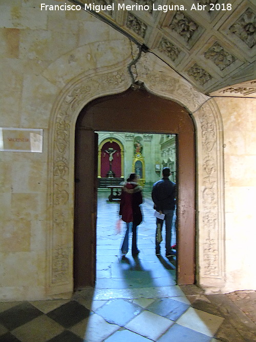 Convento de San Esteban. Sacrista - Convento de San Esteban. Sacrista. Puerta de acceso