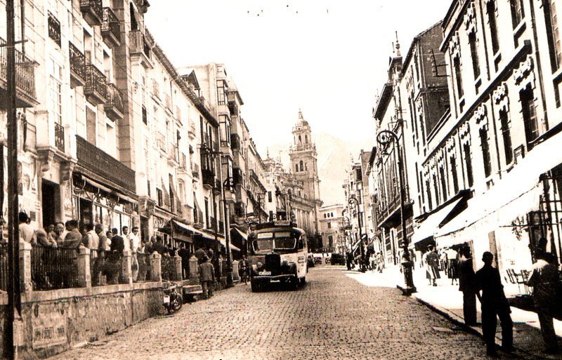 Edificio de la Calle Bernab Soriano n 23 - Edificio de la Calle Bernab Soriano n 23. Foto antigua