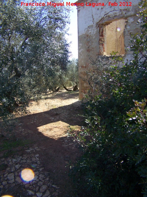 Capilla-Escuela de Los Charcones - Capilla-Escuela de Los Charcones. Empedrado