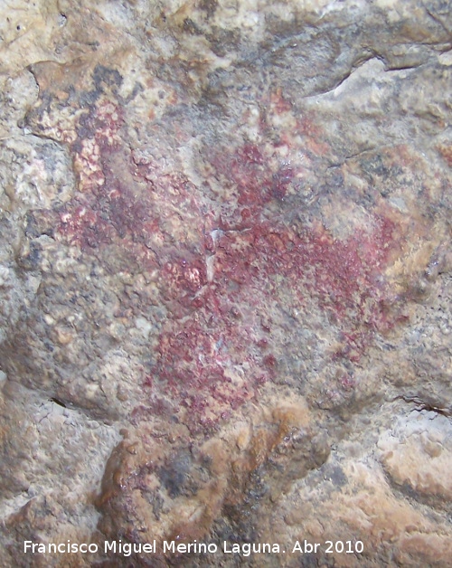 Pinturas rupestres de la Cueva de los Herreros Grupo XII - Pinturas rupestres de la Cueva de los Herreros Grupo XII. Antropomorfo cruciforme