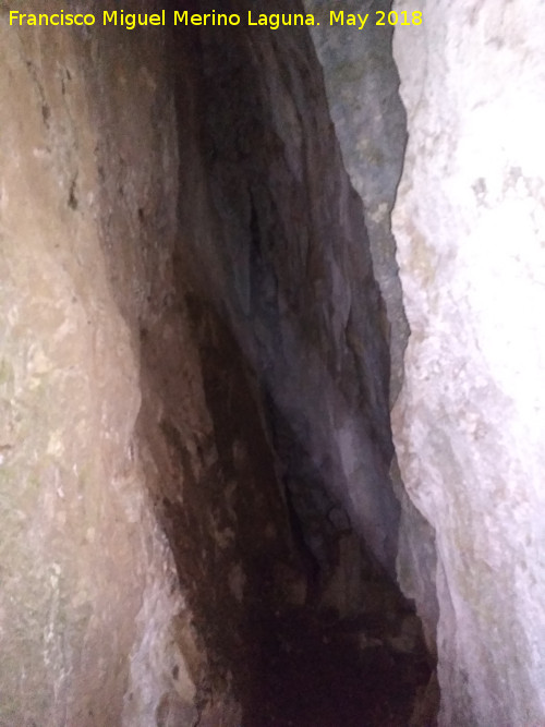Pea de los Gitanos - Pea de los Gitanos. Cueva