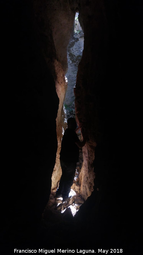 Pea de los Gitanos - Pea de los Gitanos. Cueva