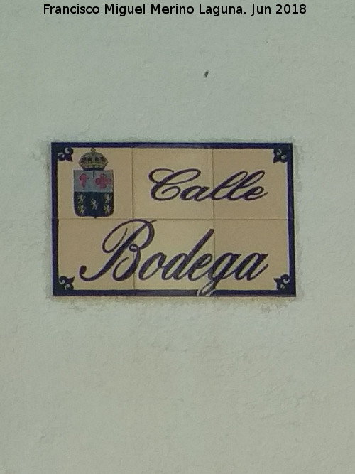 Calle Bodega - Calle Bodega. Placa