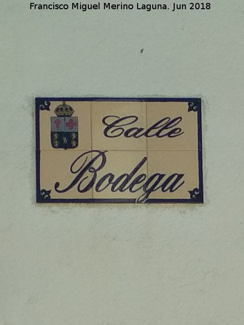 Calle Bodega - Calle Bodega. Placa