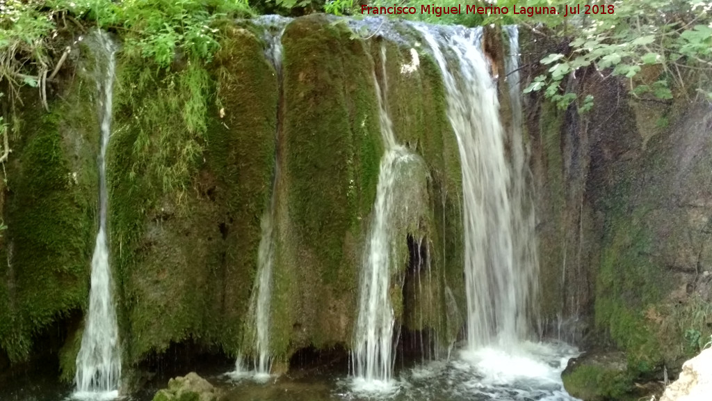 Cascada de Toba del Cerezuelo - Cascada de Toba del Cerezuelo. 