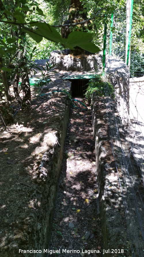 Molino de Tscar - Molino de Tscar. Entrada de agua en el cubo