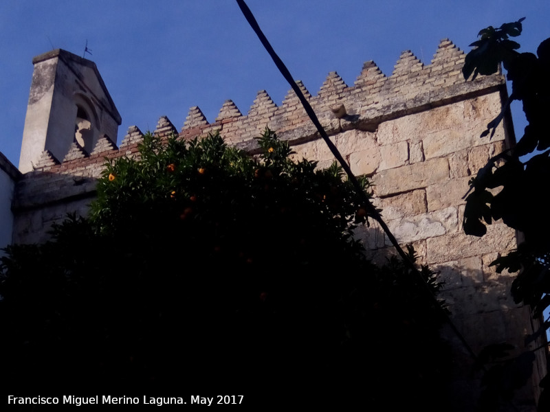 Capilla de San Bartolom - Capilla de San Bartolom. Espadaa y almenas