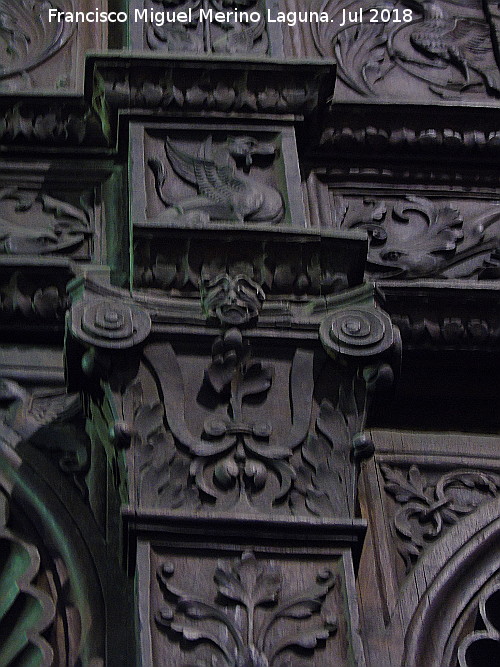 Catedral de Jaén. Coro. Santa Ana recibe el mensaje - Catedral de Jaén. Coro. Santa Ana recibe el mensaje. Capitel izquierdo