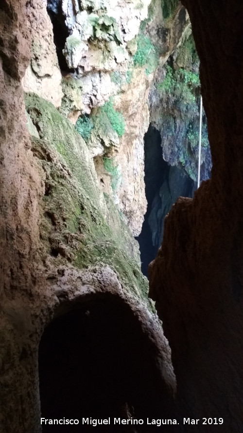 Parque Natural del Monasterio de Piedra. Gruta Iris - Parque Natural del Monasterio de Piedra. Gruta Iris. 