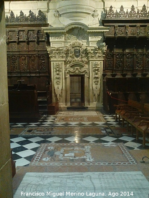 Catedral de Jan. Coro. Tumbas - Catedral de Jan. Coro. Tumbas. Tumbas