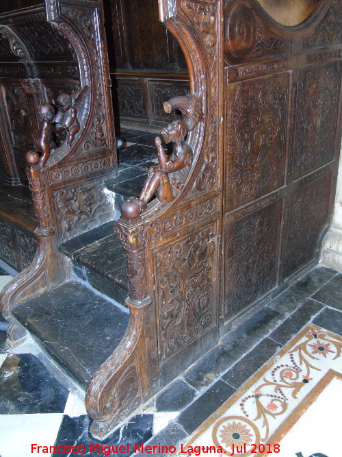 Catedral de Jan. Coro. Escaleras del Banco de los Caballeros de la Epstola - Catedral de Jan. Coro. Escaleras del Banco de los Caballeros de la Epstola. 