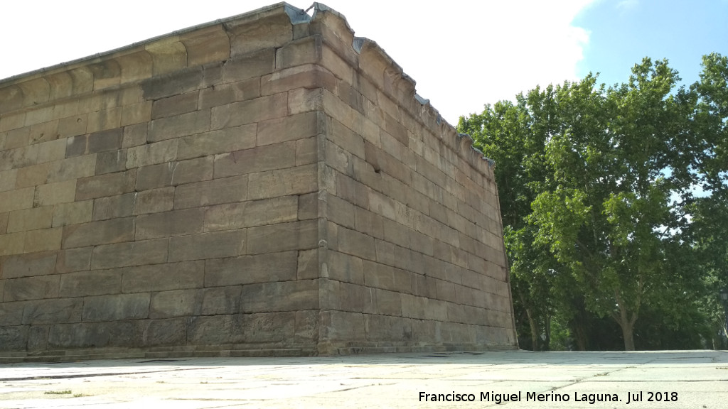 Templo de Debod - Templo de Debod. Esquina trasera