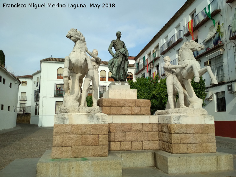 Monumento a Manolete - Monumento a Manolete. 