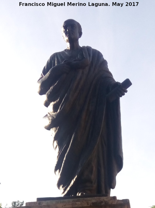 Monumento a Sneca - Monumento a Sneca. Estatua