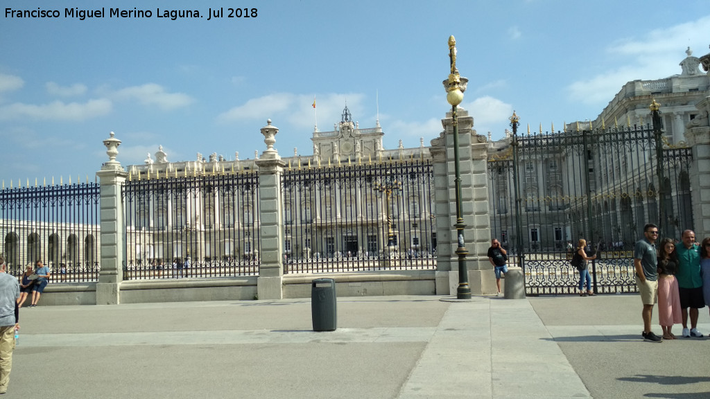 Palacio Real. Plaza de la Armera - Palacio Real. Plaza de la Armera. 