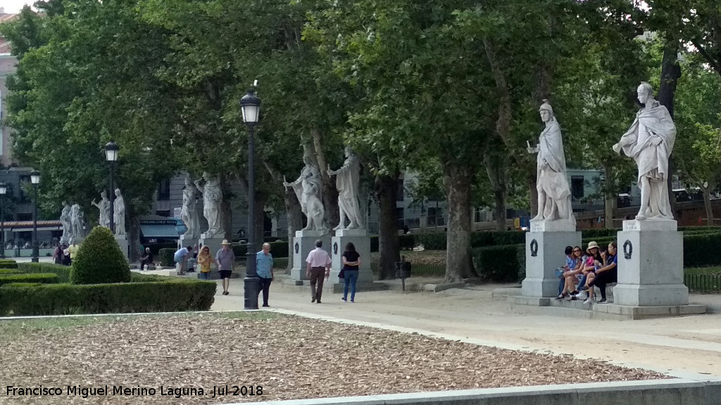 Palacio Real. Plaza de Oriente - Palacio Real. Plaza de Oriente. Estatuas