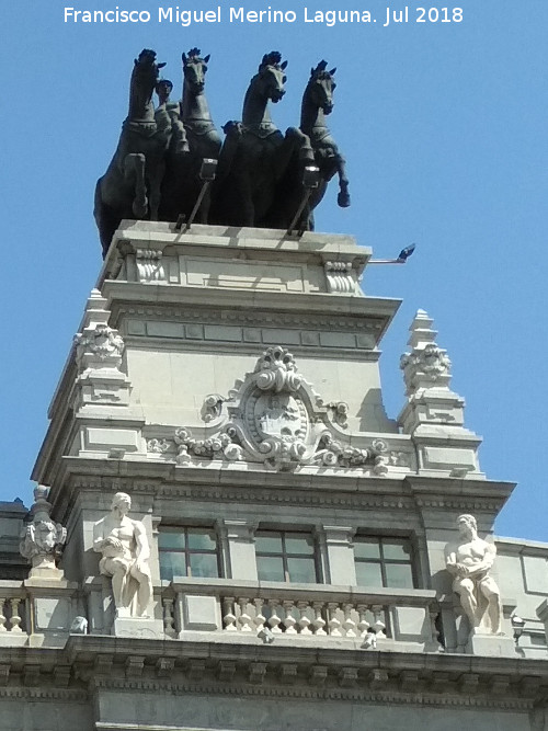 Edificio de las Cuadrigas - Edificio de las Cuadrigas. 