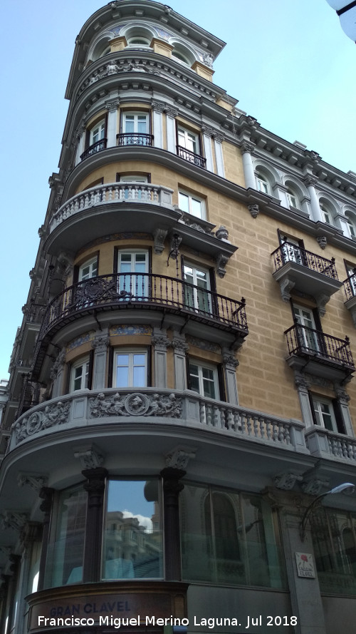 Edificio Hotel de las Letras - Edificio Hotel de las Letras. Esquina de Gran Va con Virgen de los Peligros