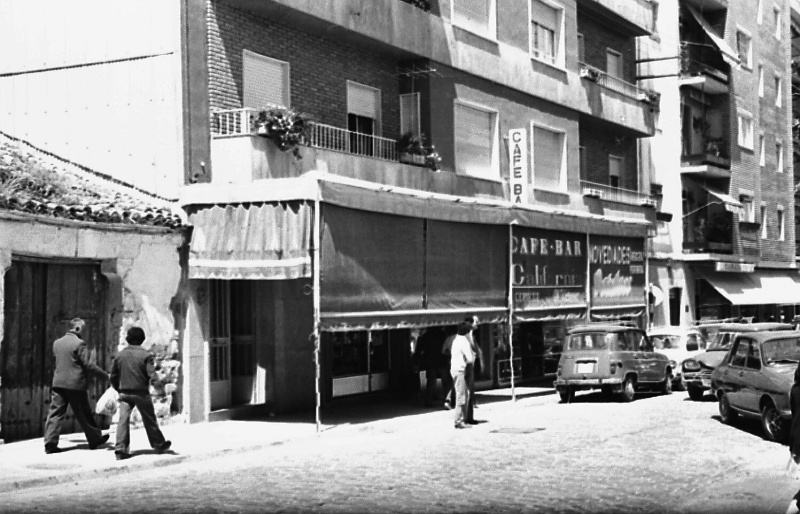 Calle Milln de Priego - Calle Milln de Priego. Foto antigua. Bar California