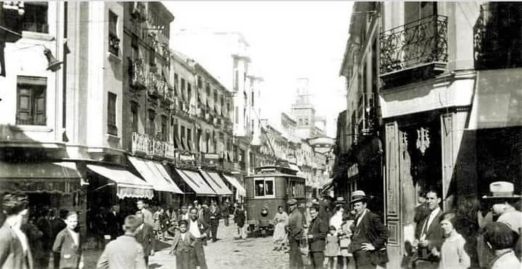 Tranva de Linares - Tranva de Linares. Foto antigua. Calle Corredera