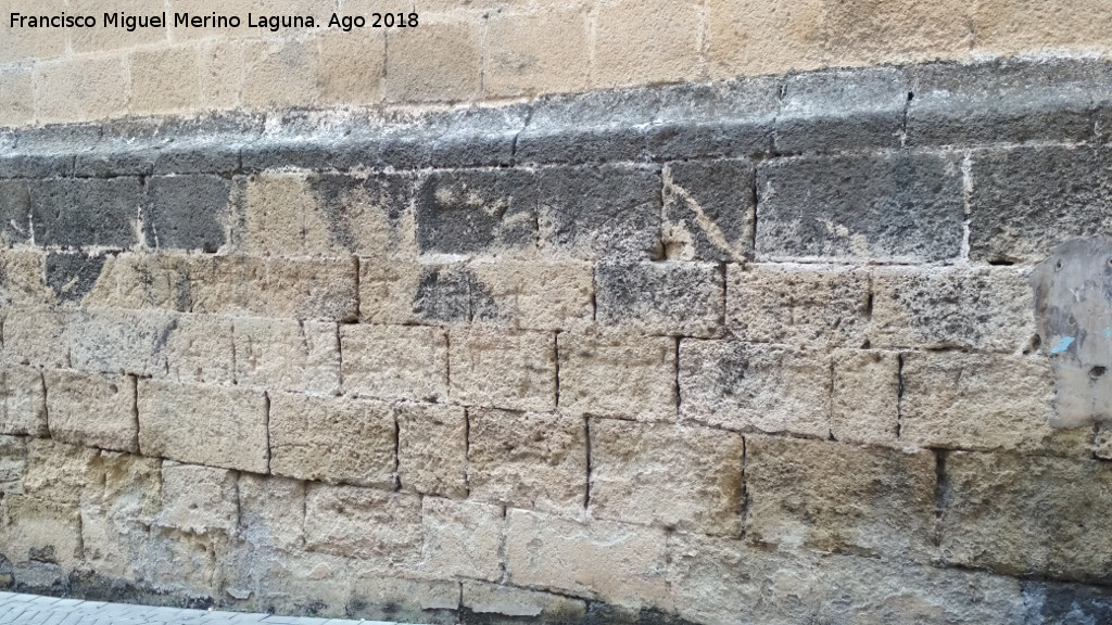 Palacio Fortaleza del Marqus de Dos Aguas - Palacio Fortaleza del Marqus de Dos Aguas. Cruces talladas