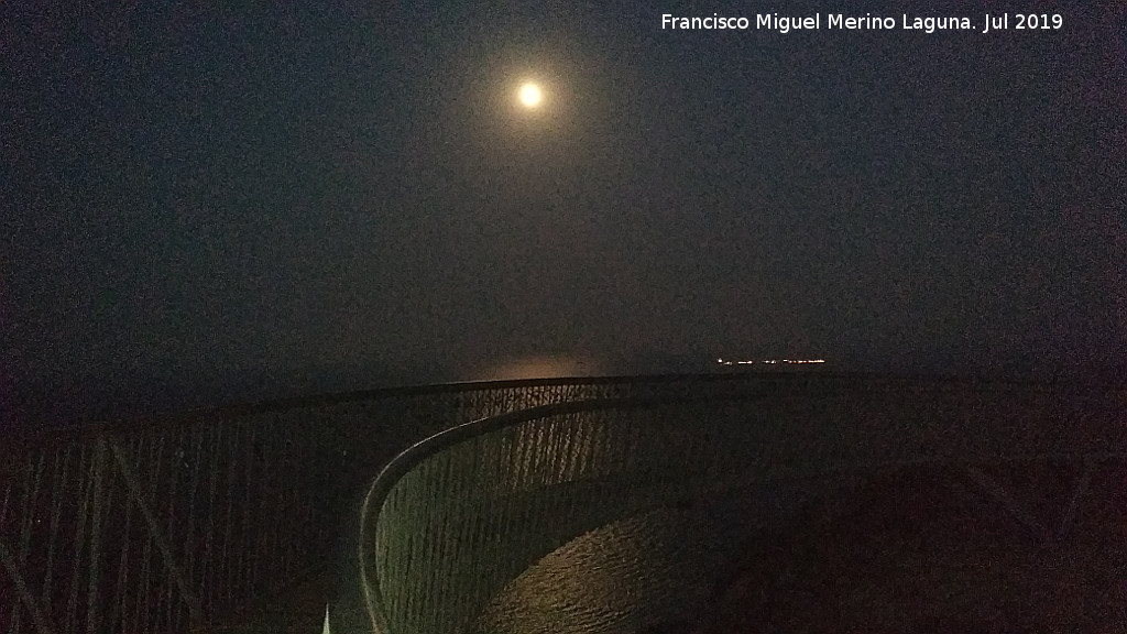 Mirador del Faro de Santa Pola - Mirador del Faro de Santa Pola. Con luna llena y Tabarca al fondo