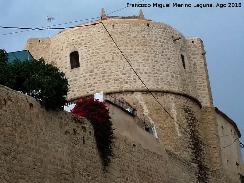 Muralla de Villajoyosa - Muralla de Villajoyosa. Parte fortificada de la iglesia