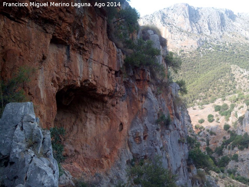 Petroglifos y pinturas rupestres del Abrigo de la Tinaja II - Petroglifos y pinturas rupestres del Abrigo de la Tinaja II. Abrigo