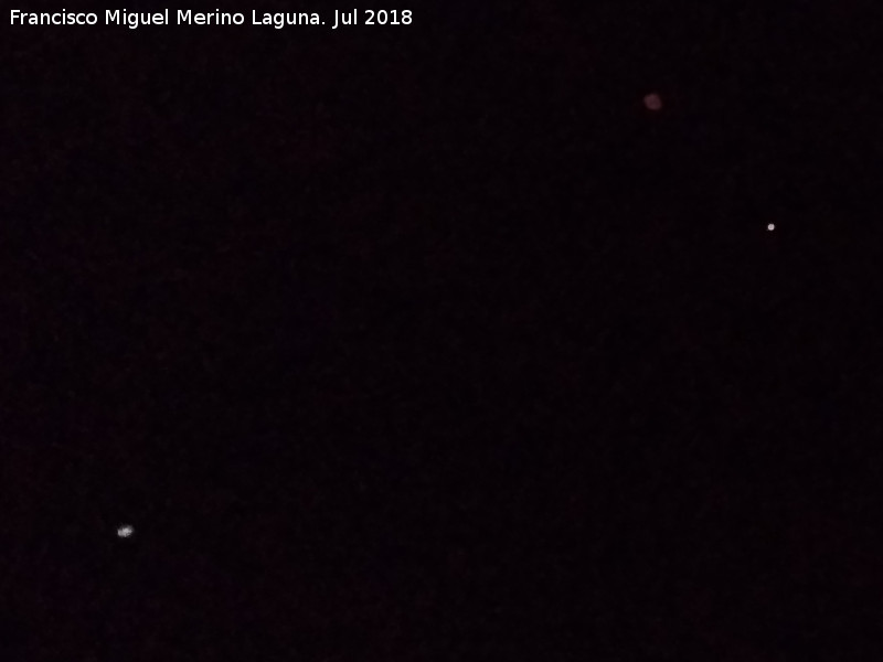 Luna - Luna. Deneb Algedi, la Luna en eclipse y Marte. Llano de Mingo - Los Villares