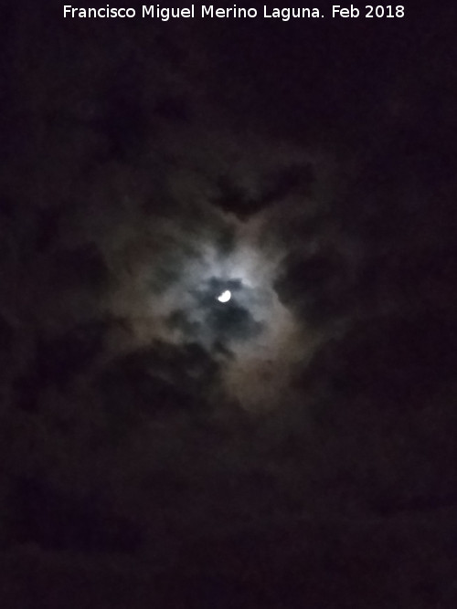 Luna - Luna. Nublado. Los Villares