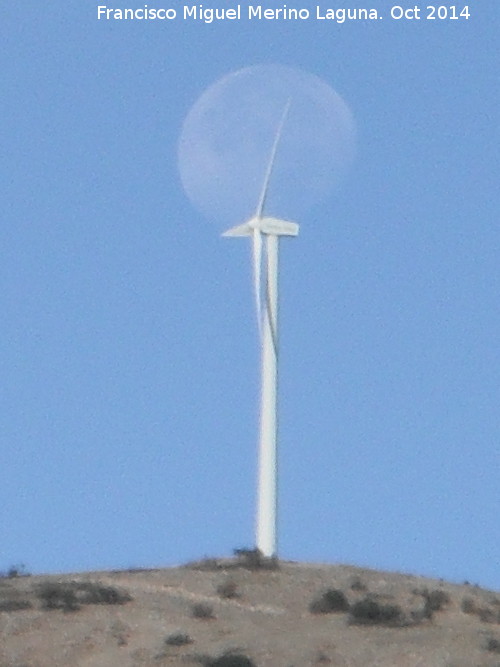 Luna - Luna. Parque elico Sierra del Trigo - Noalejo