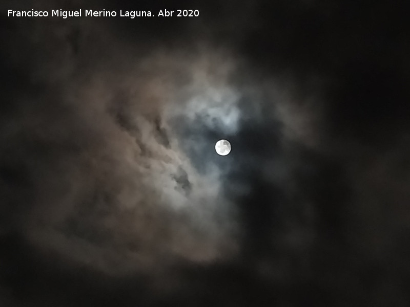 Luna - Luna. Superluna durante el confinamiento. Los Villares