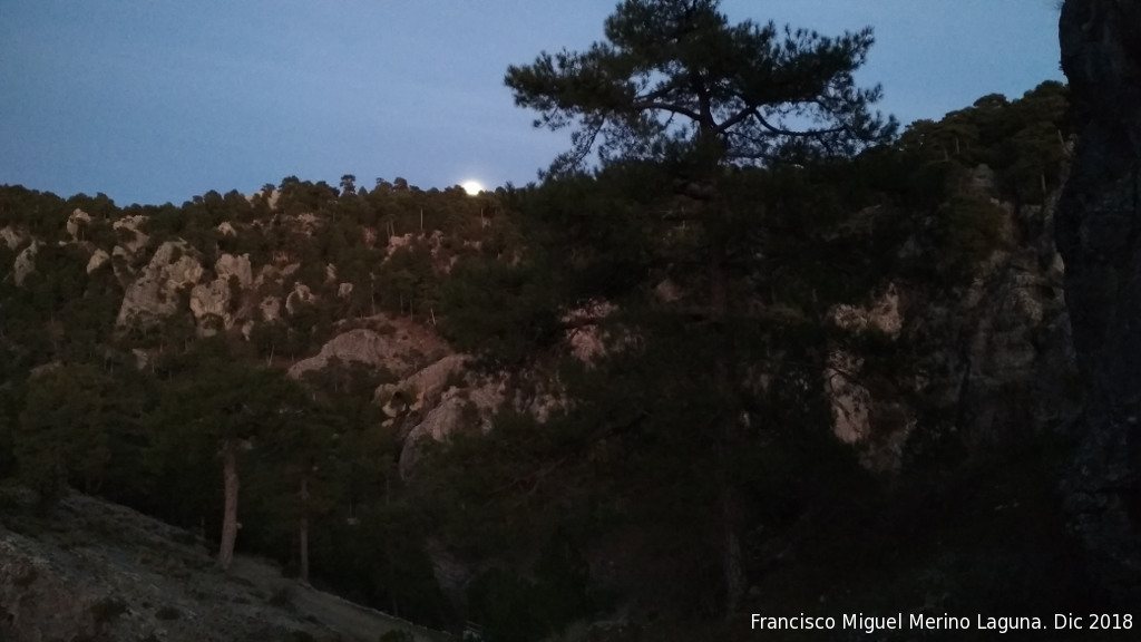 Valdetrillo - Valdetrillo. Saliendo la Luna