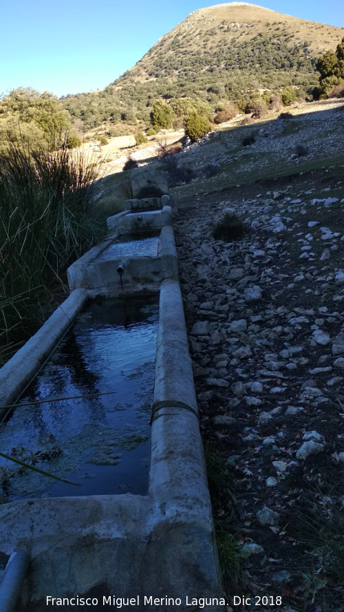 Fuente Nueva de la Puta - Fuente Nueva de la Puta. Con el Ponce al fondo