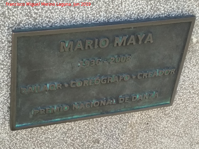 Monumento a Mario Maya - Monumento a Mario Maya. Placa