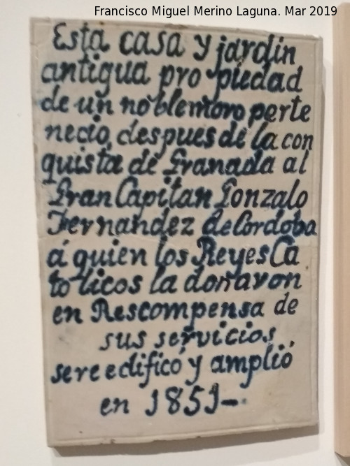 Carmen de los Chapiteles - Carmen de los Chapiteles. Placa de conmemoracin de la reedificacin del carmen. Exposicin en la Alhambra 1851