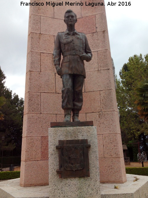 Monumento al Alfrez Rojas - Monumento al Alfrez Rojas. Escultura