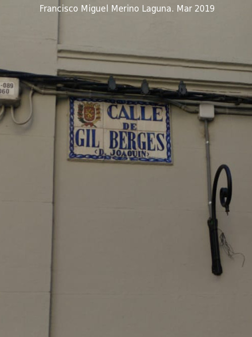 Calle de Gil Berges - Calle de Gil Berges. Placa