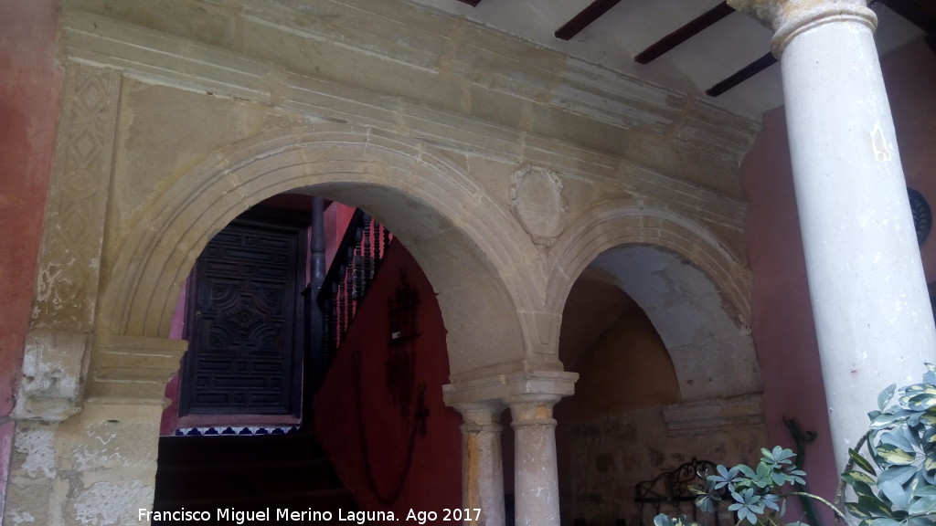 Casa Museo de Arte Andalus - Casa Museo de Arte Andalus. Arcos de la escaleras
