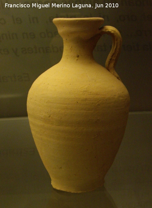 Ciudad iberorromana de Isturgi - Ciudad iberorromana de Isturgi. Jarra siglo I-II dC. Museo Arqueolgico Provincial