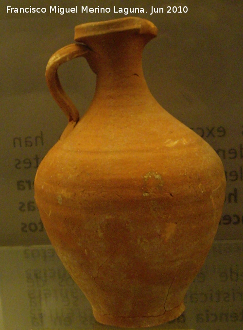 Ciudad iberorromana de Isturgi - Ciudad iberorromana de Isturgi. Jarra Alto Imperio Romano. Museo Arqueolgico Provincial