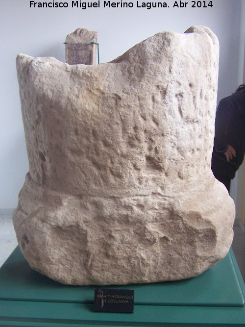 Ciudad iberorromana de Isturgi - Ciudad iberorromana de Isturgi. Base de columna. Museo Arqueolgico Profesor Sotomayor - Andjar