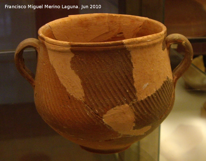 Ciudad iberorromana de Isturgi - Ciudad iberorromana de Isturgi. Vaso de terra sigillata siglos I-II dC. Museo Arqueolgico Provincial