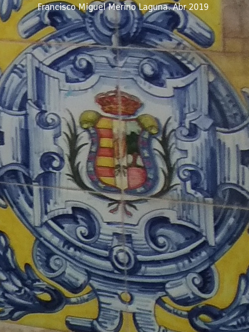 Fuente de la Plaza - Fuente de la Plaza. Escudo de Trigueros