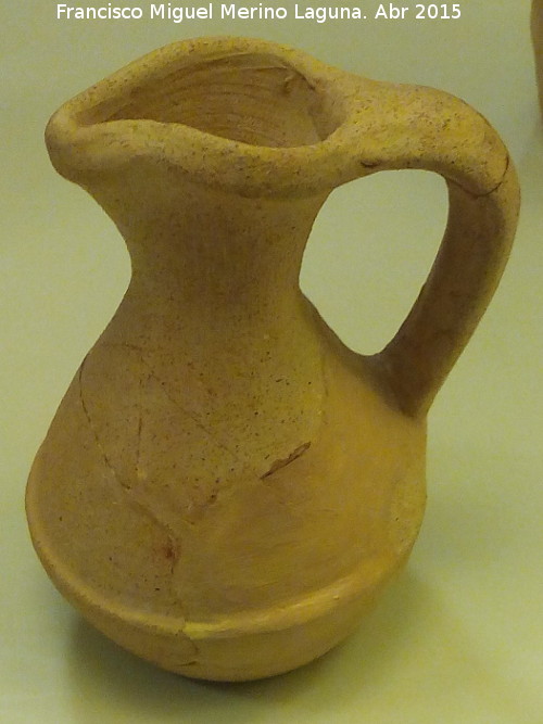 Cortijo Berrio - Cortijo Berrio. Jarra visigora tipo oinocoe siglos V-VII dC. Museo Provincial de Jan