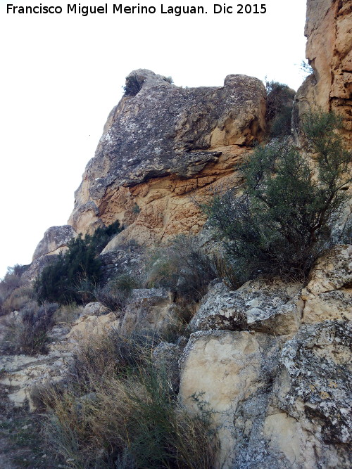 Castellones de Ceal - Castellones de Ceal. Ventano desde su base